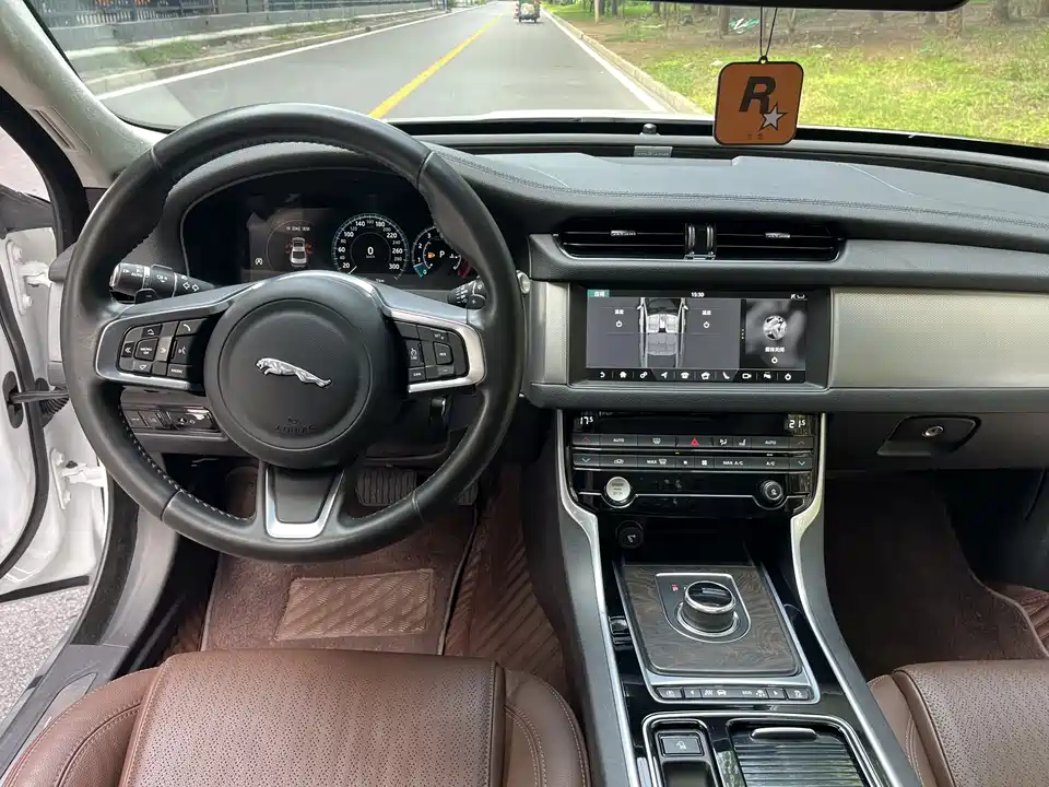 Jaguar XFL Jaguar XFL