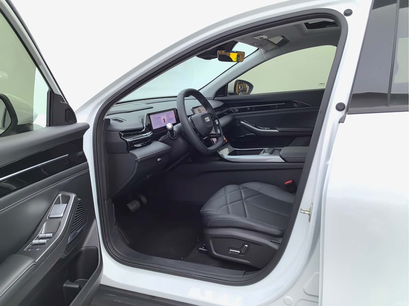 Geely Galaxy L6, 2024 14