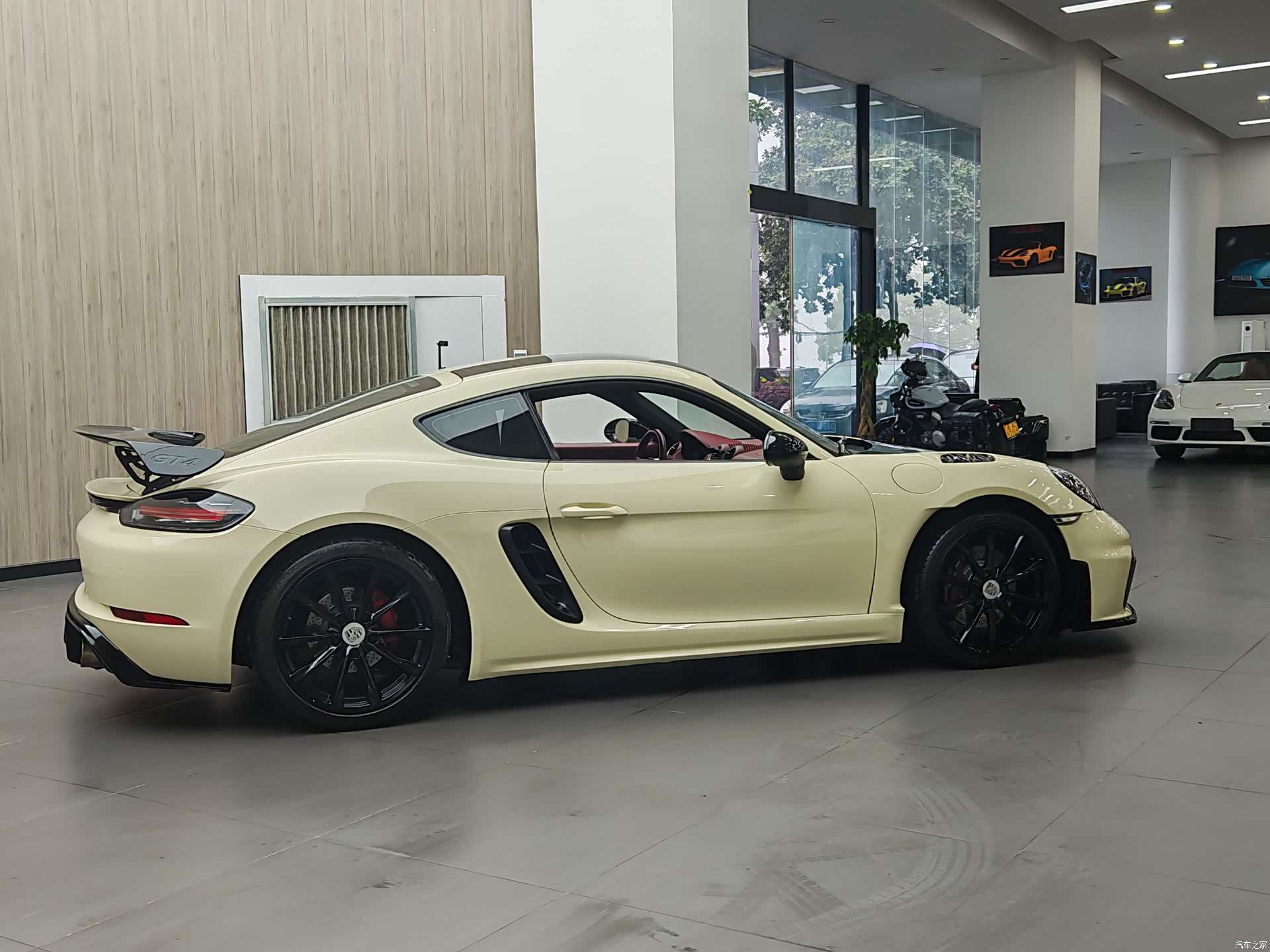 Porsche Cayman, 2017 10