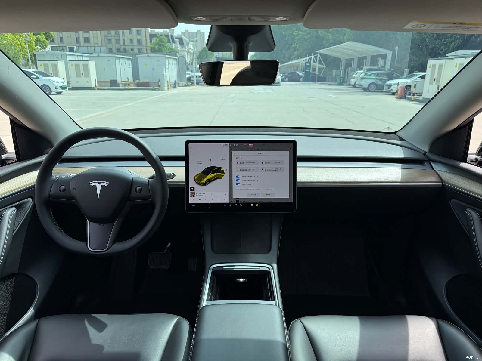 Tesla Model Y, 2021 все фото