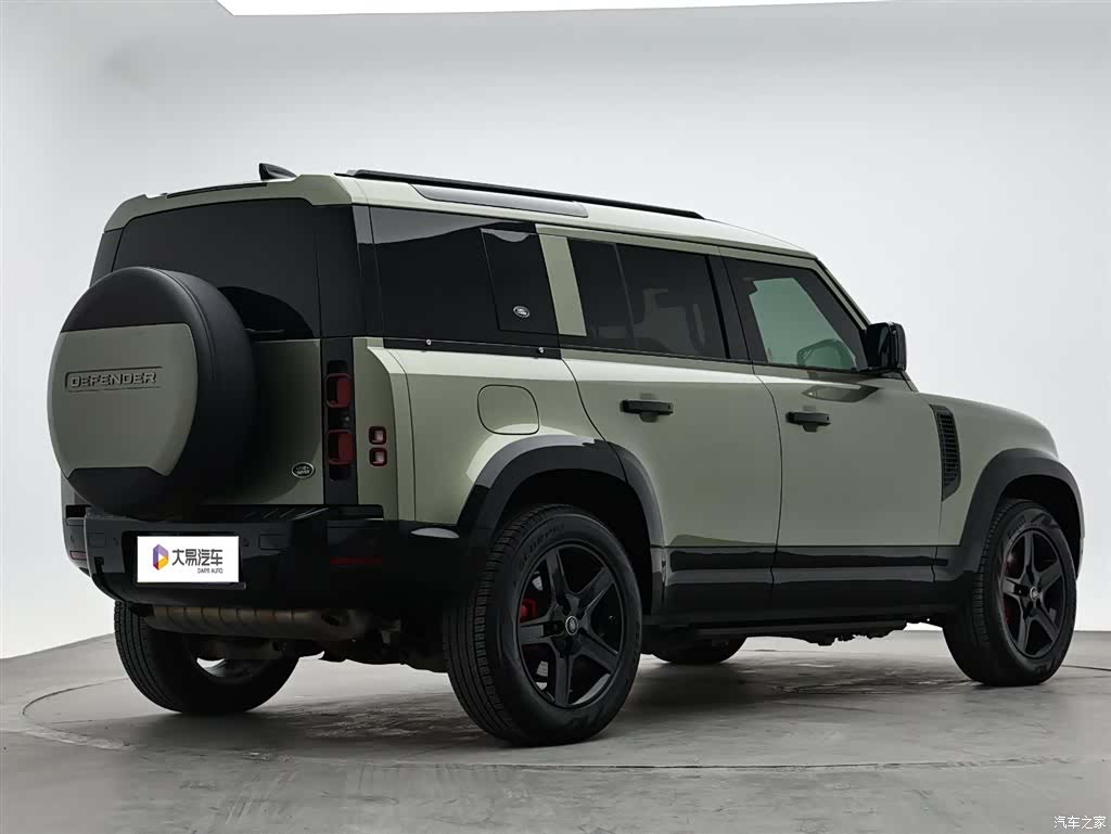 Land Rover Defender, 2021 3
