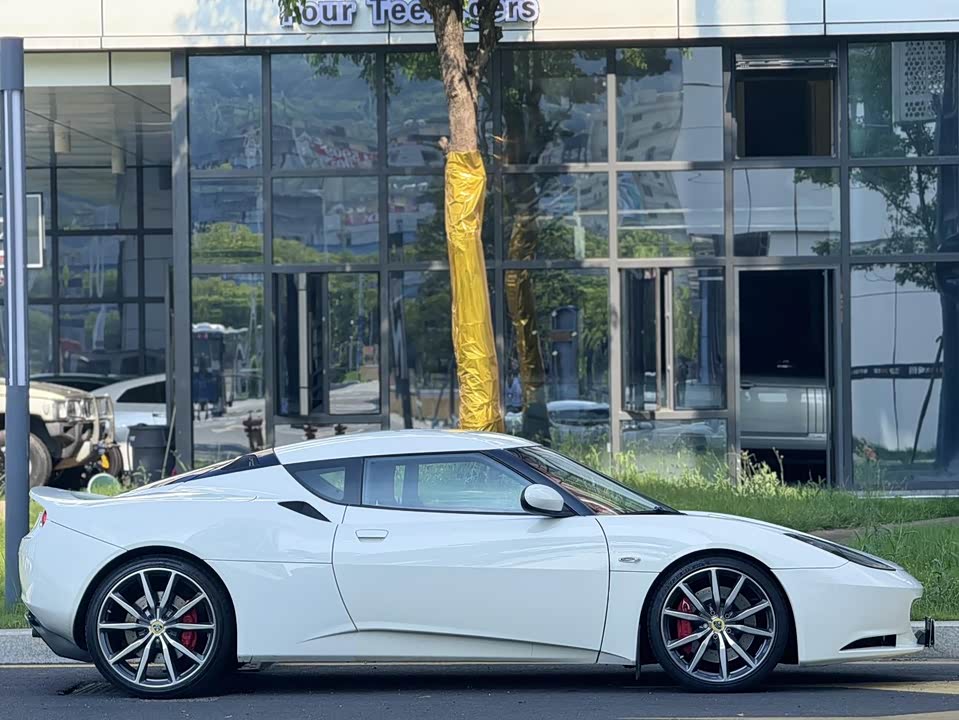 Lotus Evora