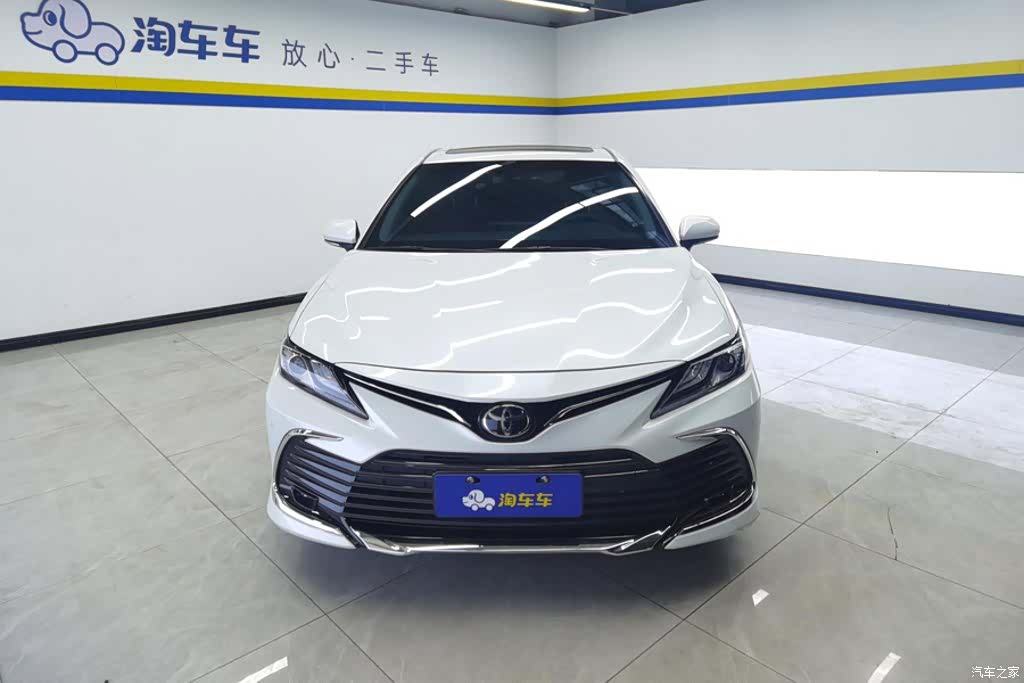 Toyota Camry, 2023 2
