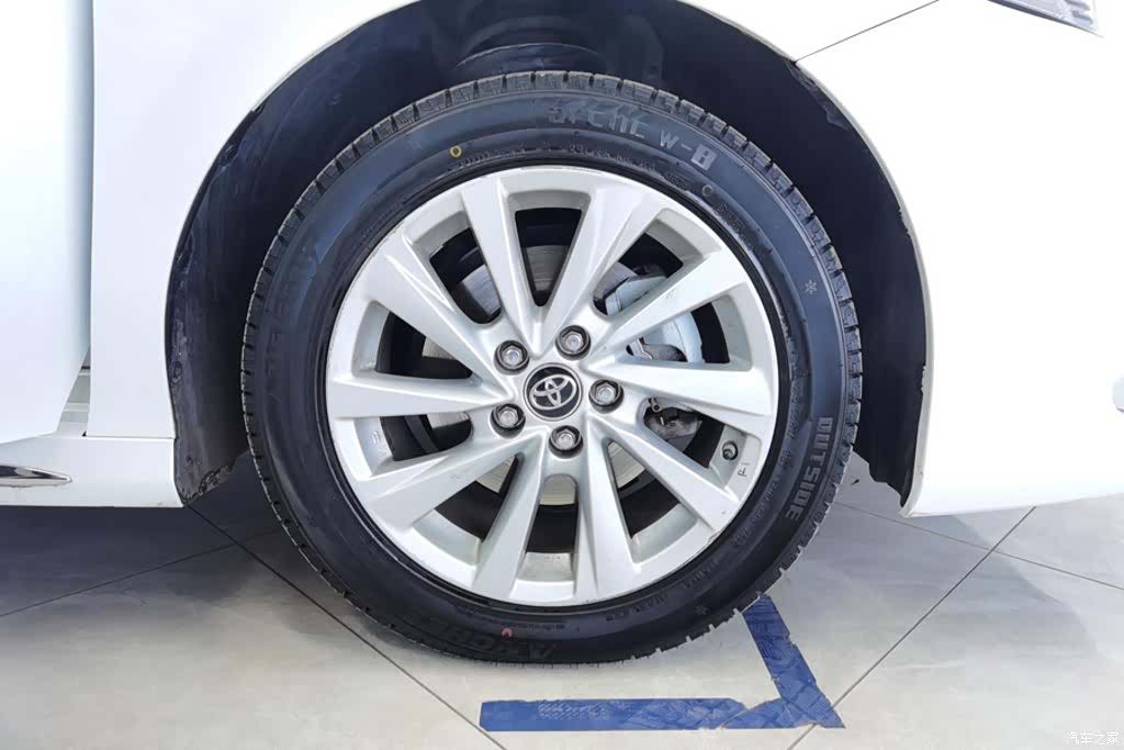 Toyota Camry, 2023 6