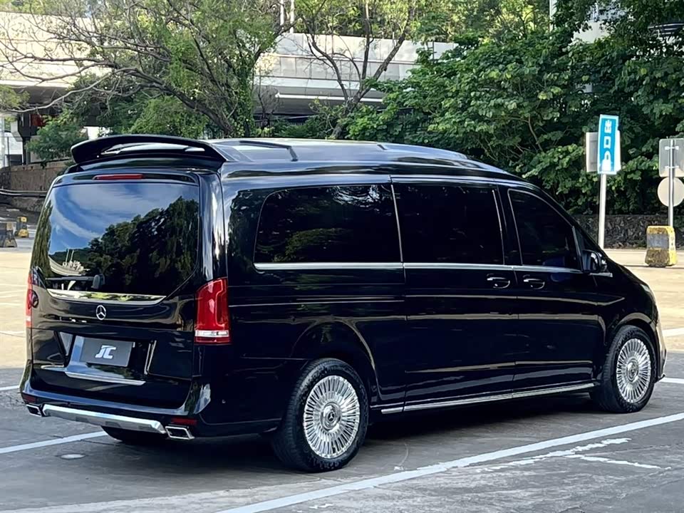 Mercedes-Benz V-class