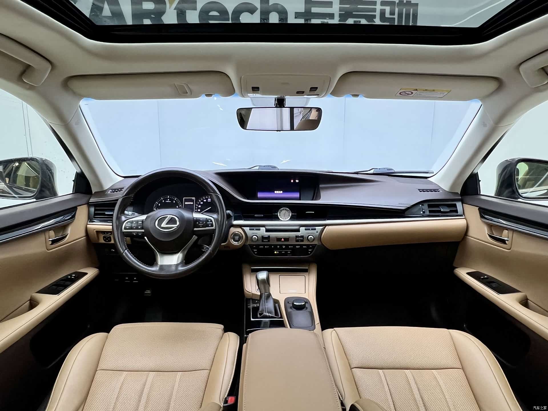 Lexus ES, 2018 все фото