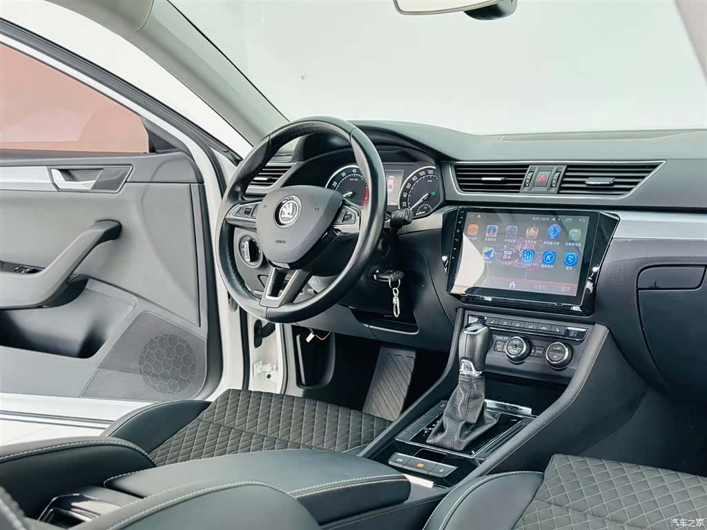 Skoda Superb, 2017 16