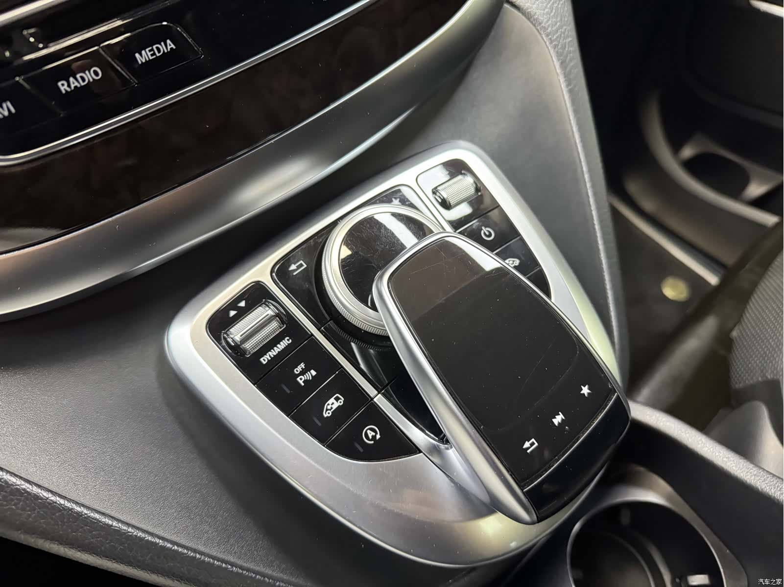 Mercedes-Benz V-Class, 2018 27