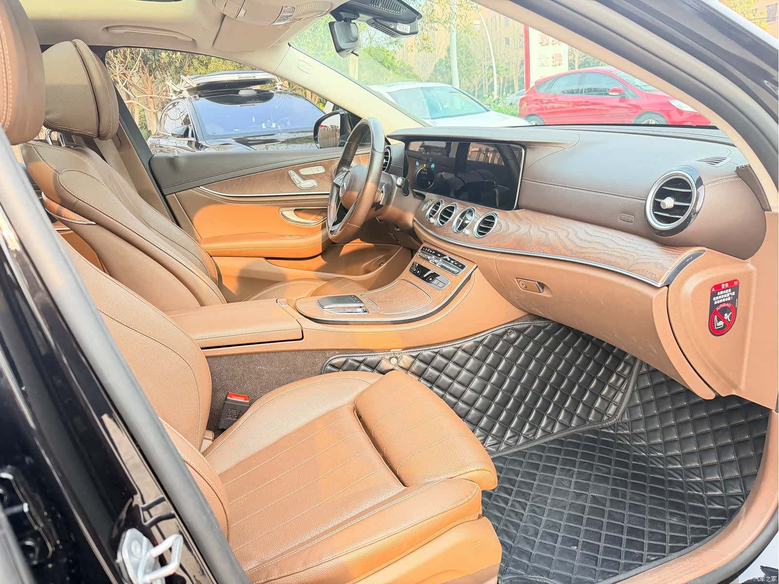 Mercedes-Benz E-Class, 2023 13