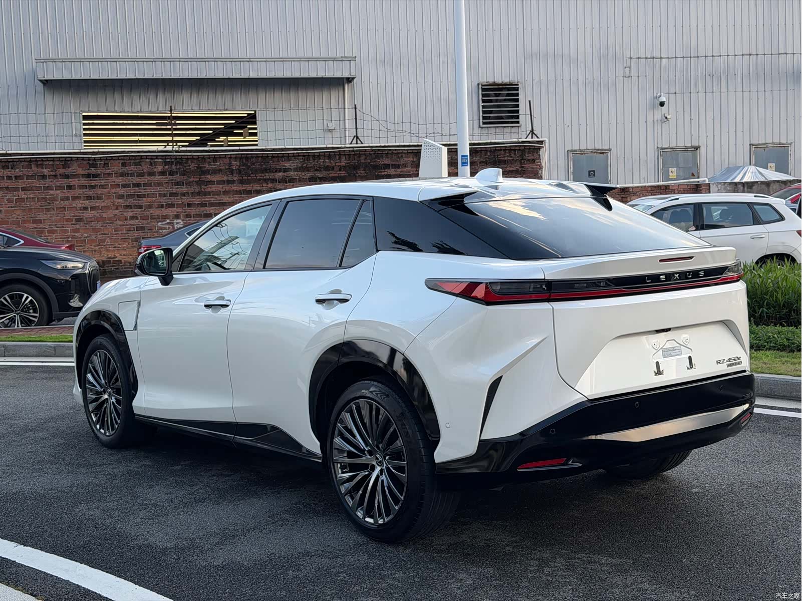 Lexus RZ, 2023 12