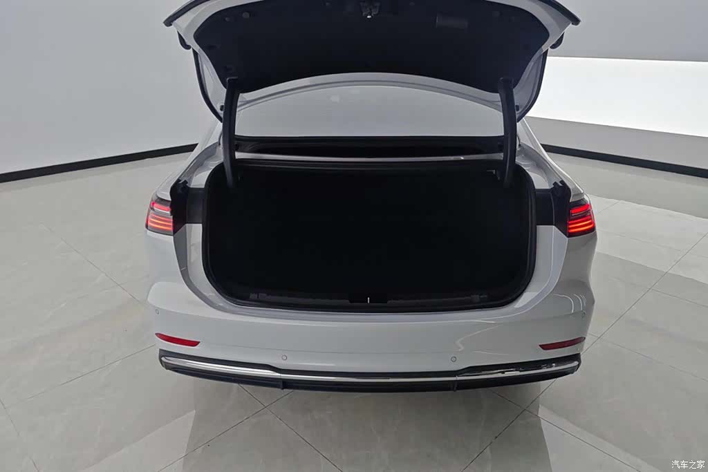 Geely A7, 2025 4
