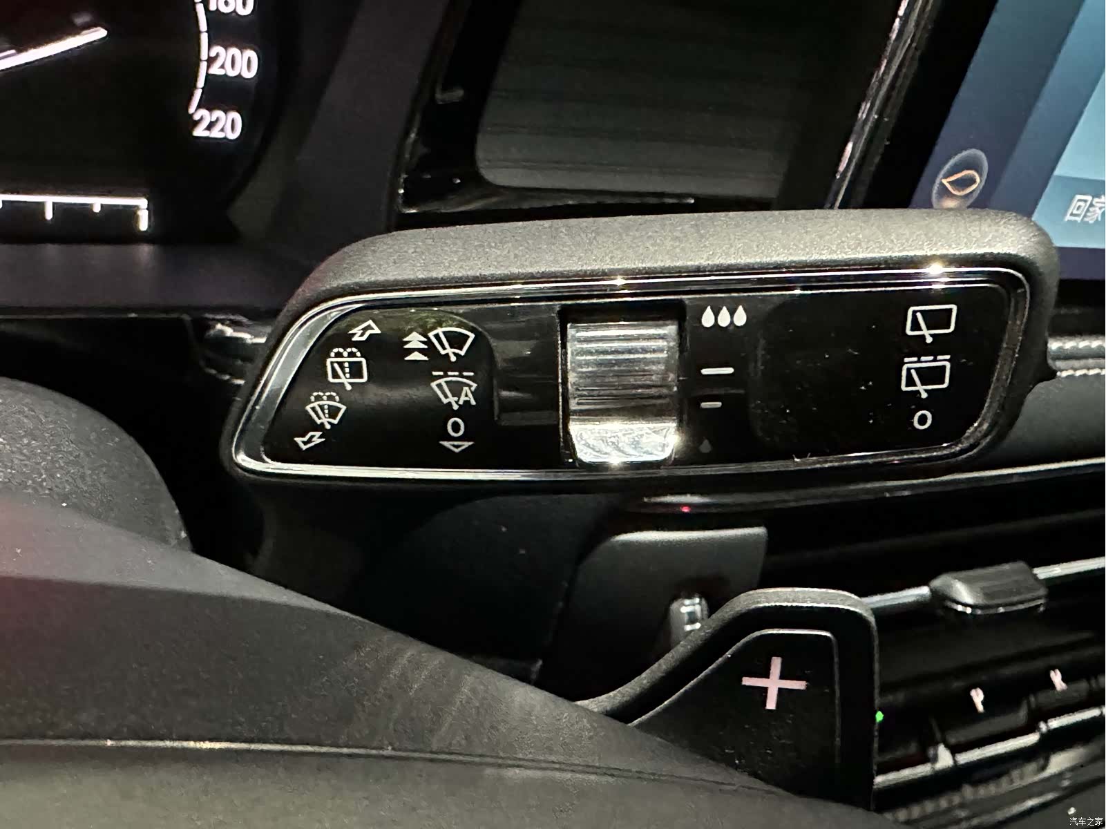 Lincoln Corsair, 2021 13