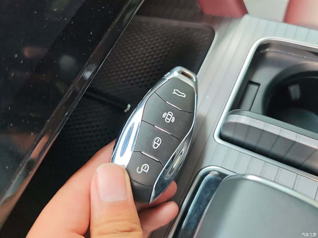 Hongqi HS7, 2025 9