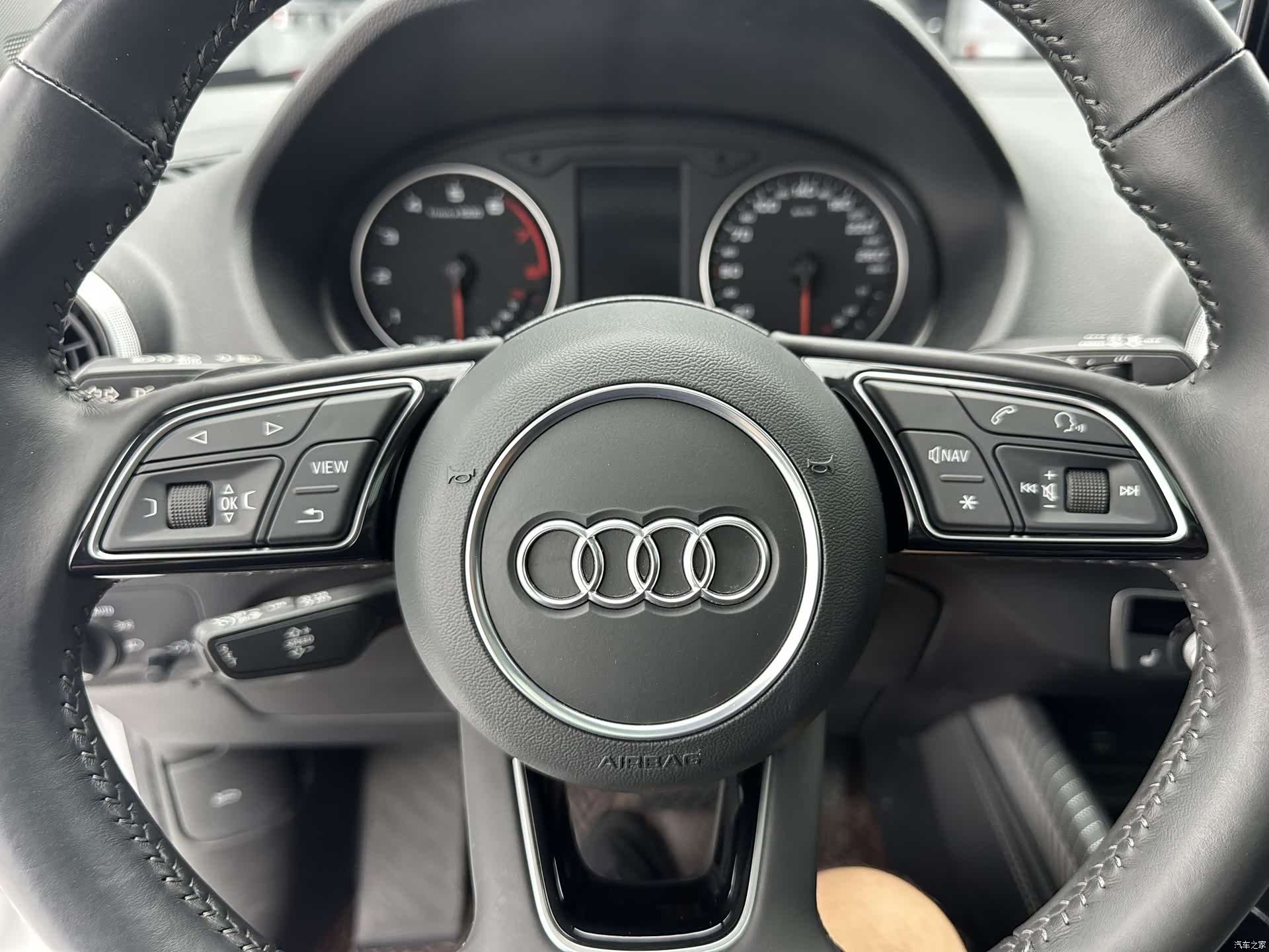 Audi Q2L, 2022 14