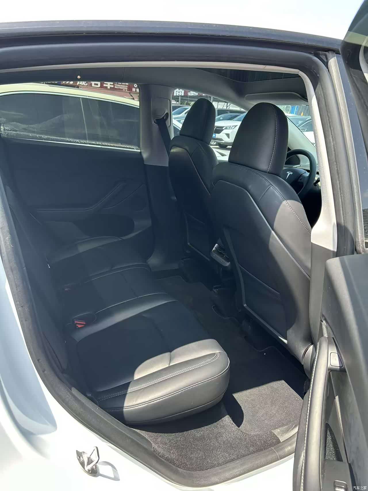 Tesla Model Y, 2023 9