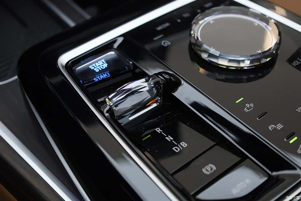 BMW i7, 2023 28