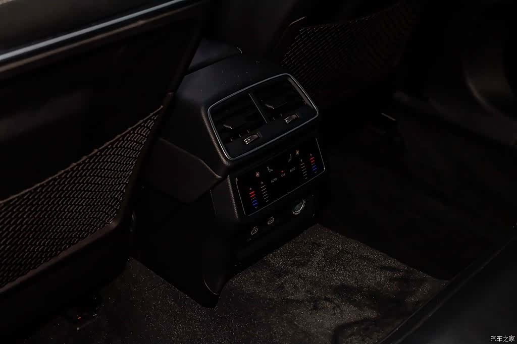 Audi A7L, 2024 11