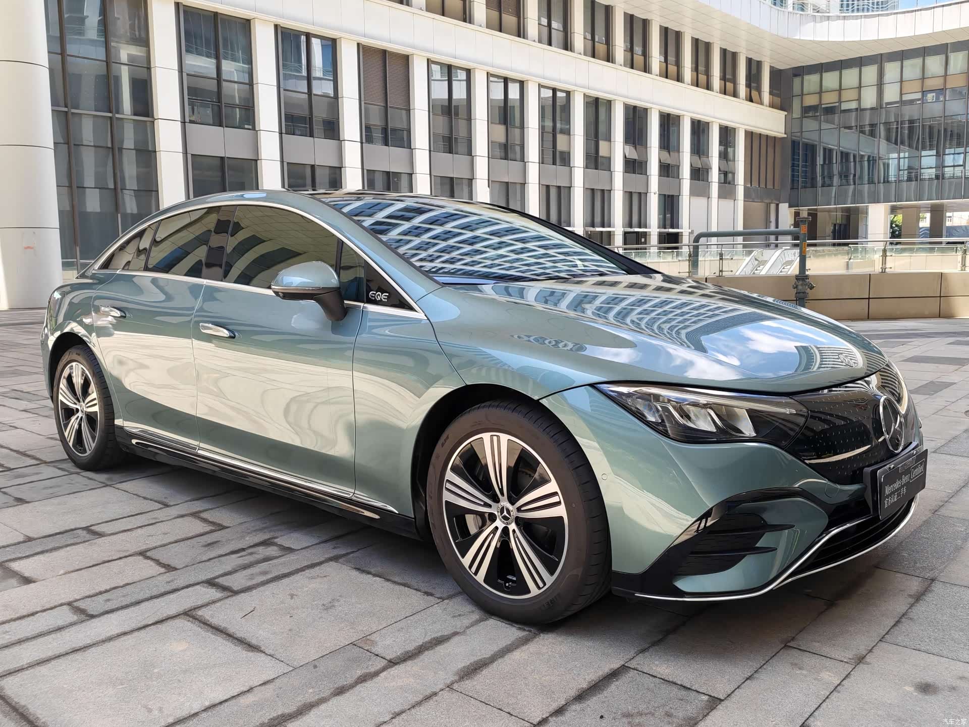 Mercedes-Benz EQE, 2026 3