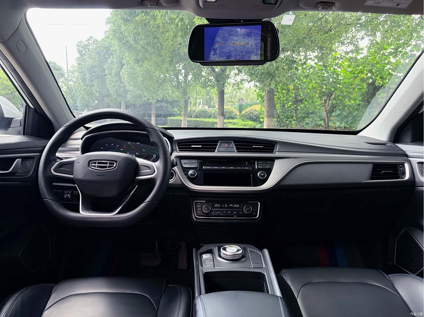 Geely Emgrand, 2021 15
