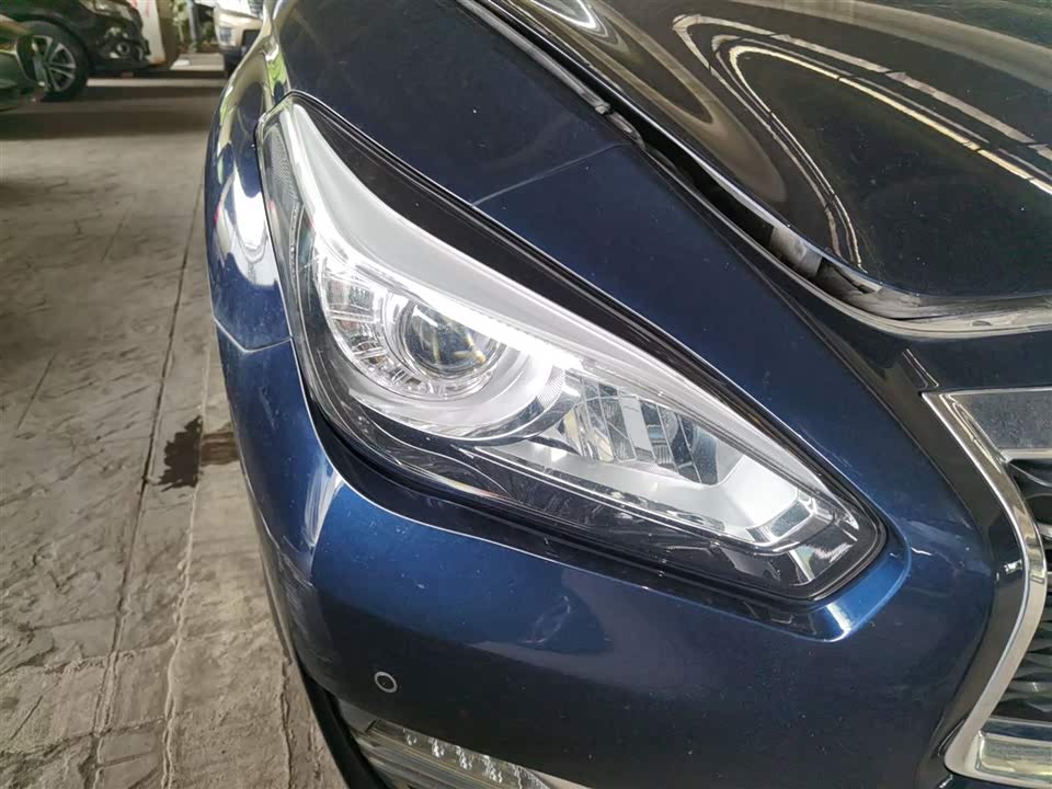 Infiniti Q70 Infiniti Q70