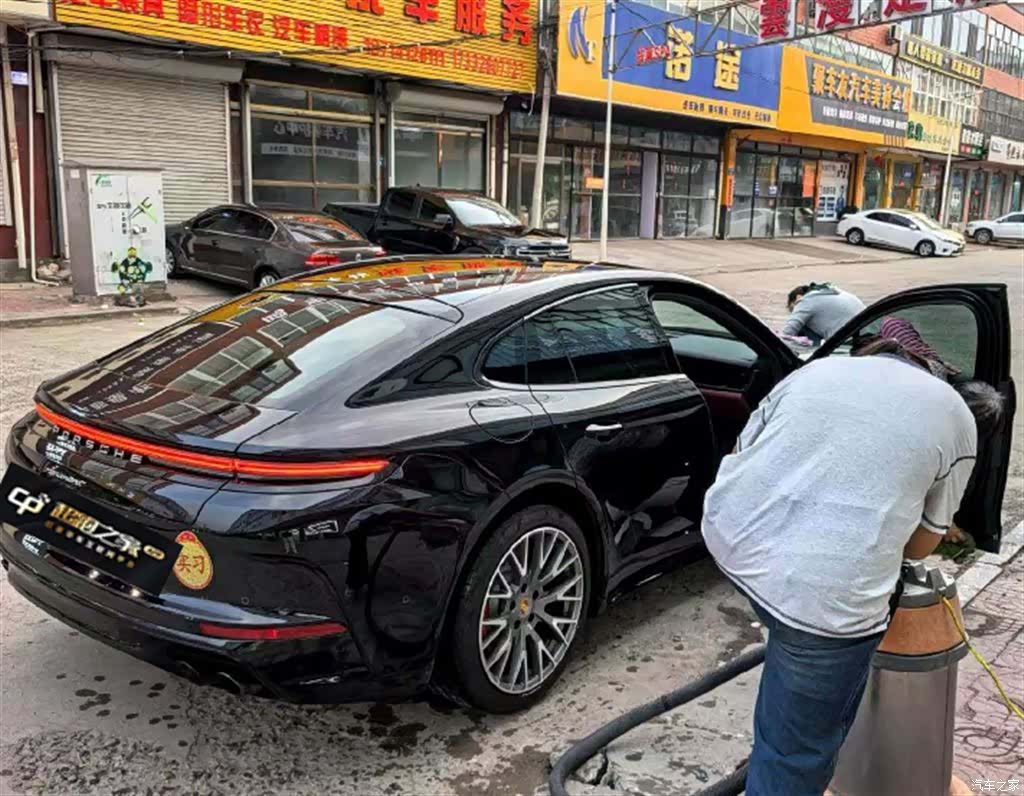Porsche Panamera, 2024 2