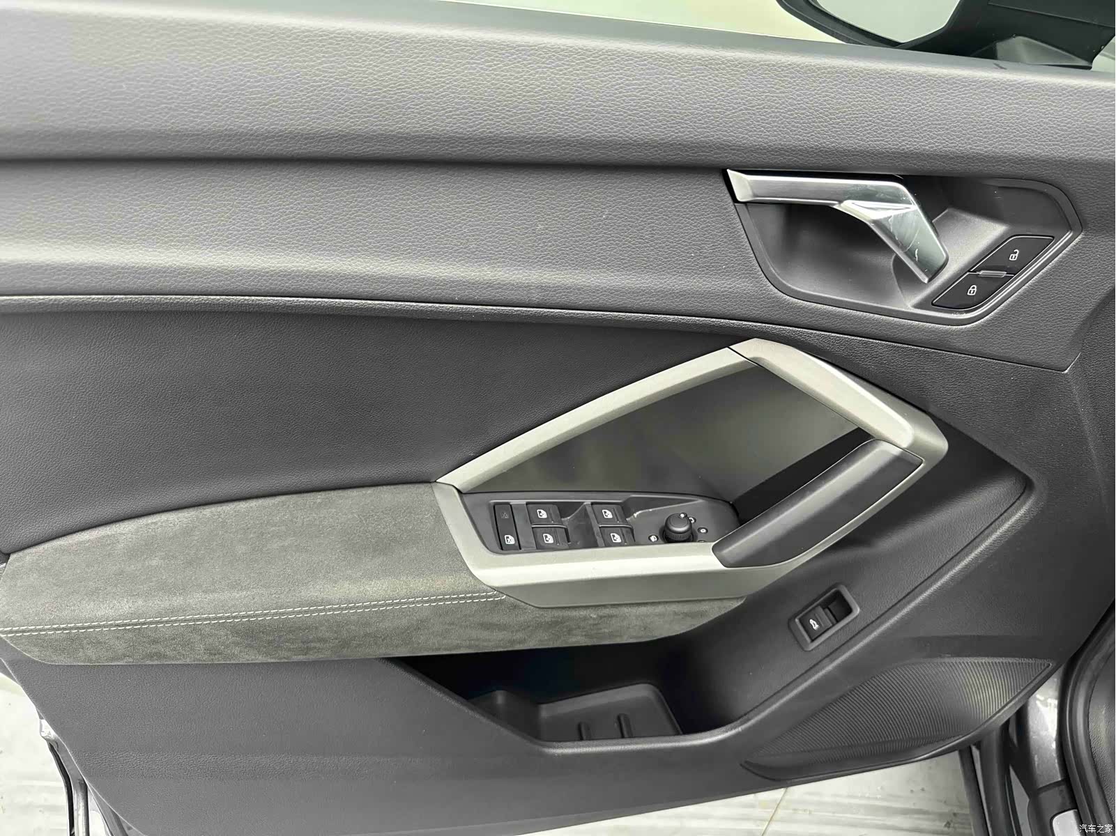 Audi Q3, 2022 10