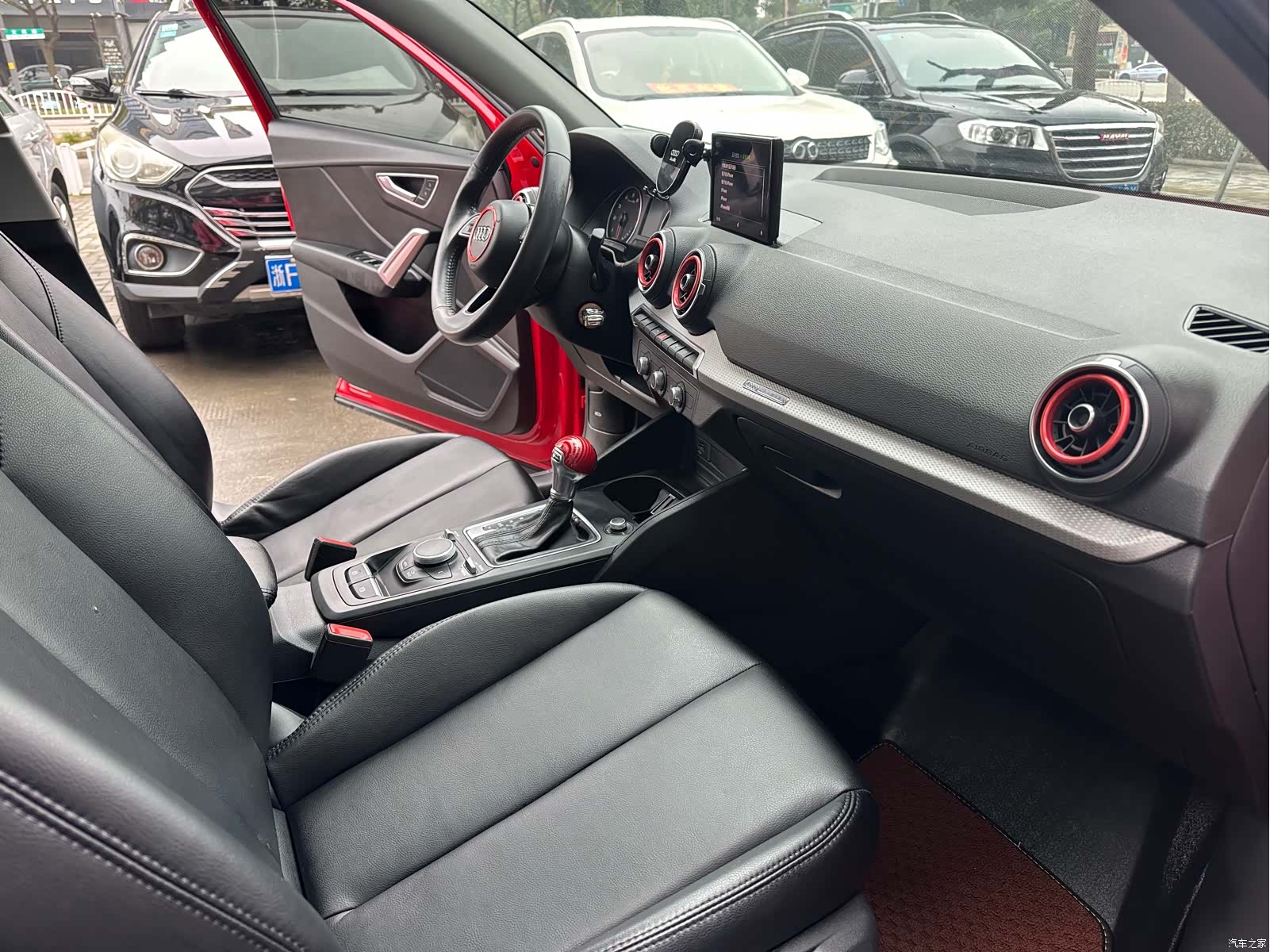 Audi Q2L, 2021 9