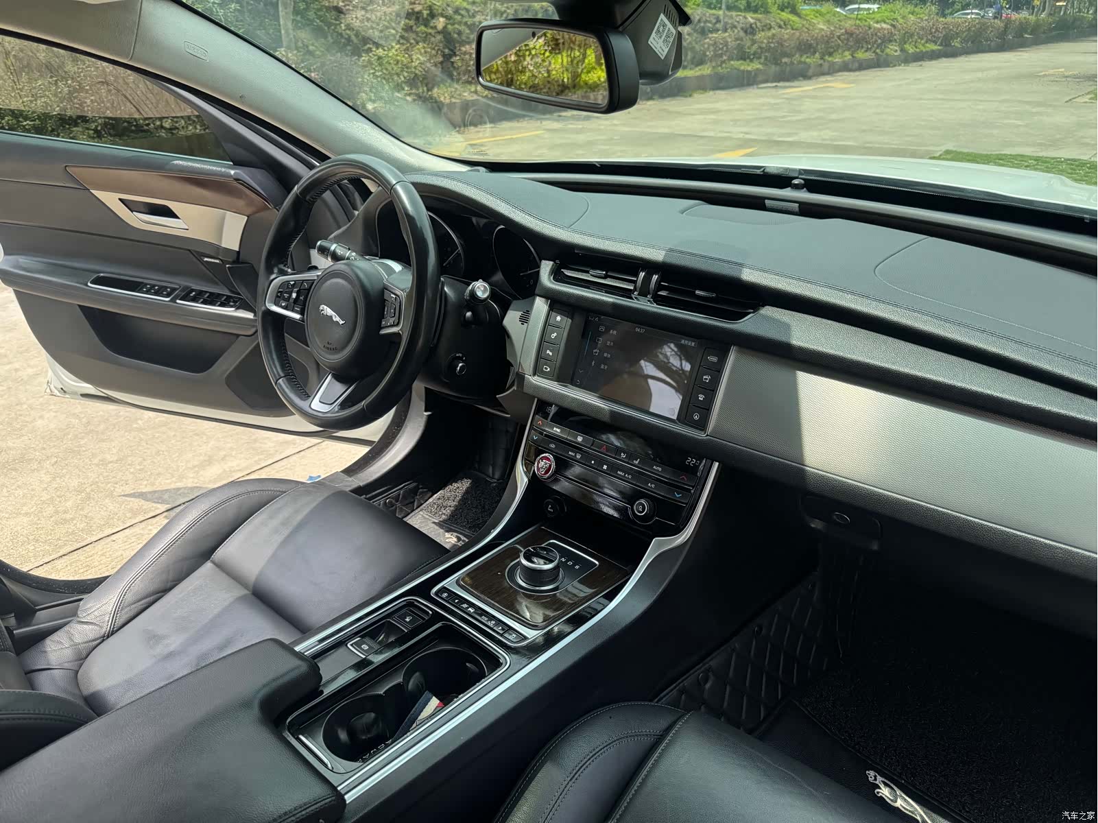 Land Rover XFL, 2017 10
