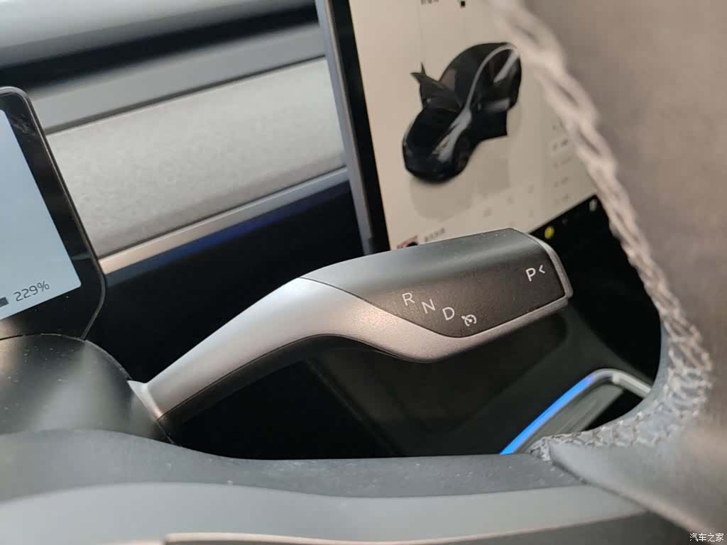 Tesla Model Y, 2024 14