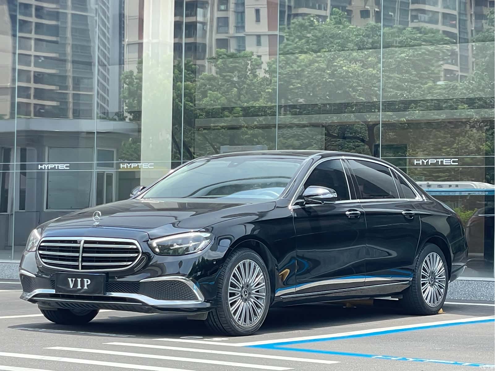 Mercedes-Benz E-Class, 2022 3
