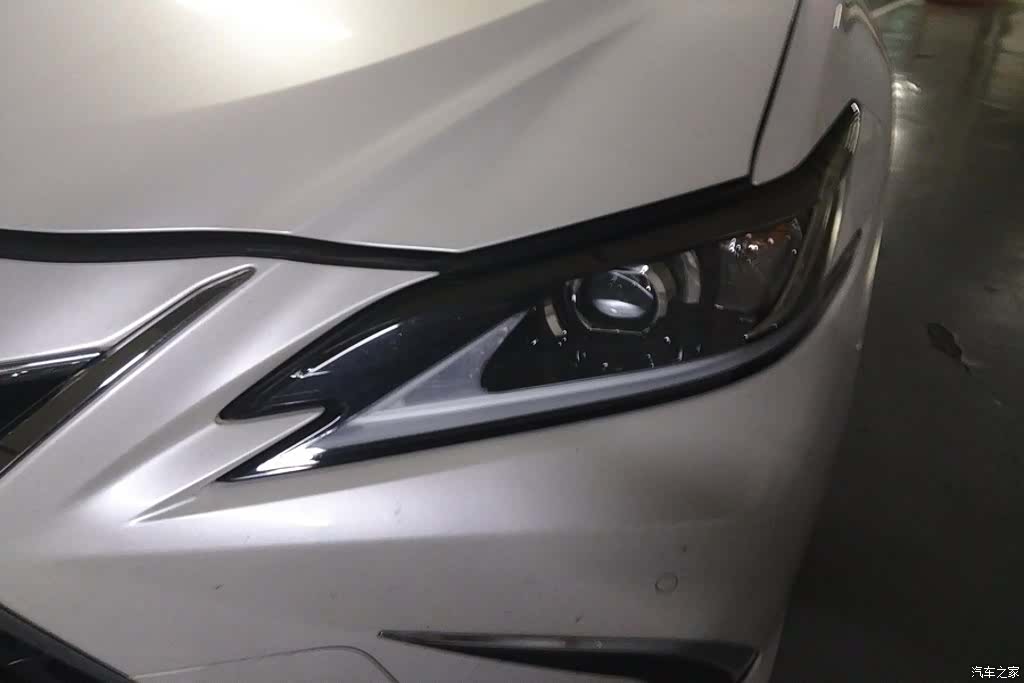 Lexus ES, 2024 все фото