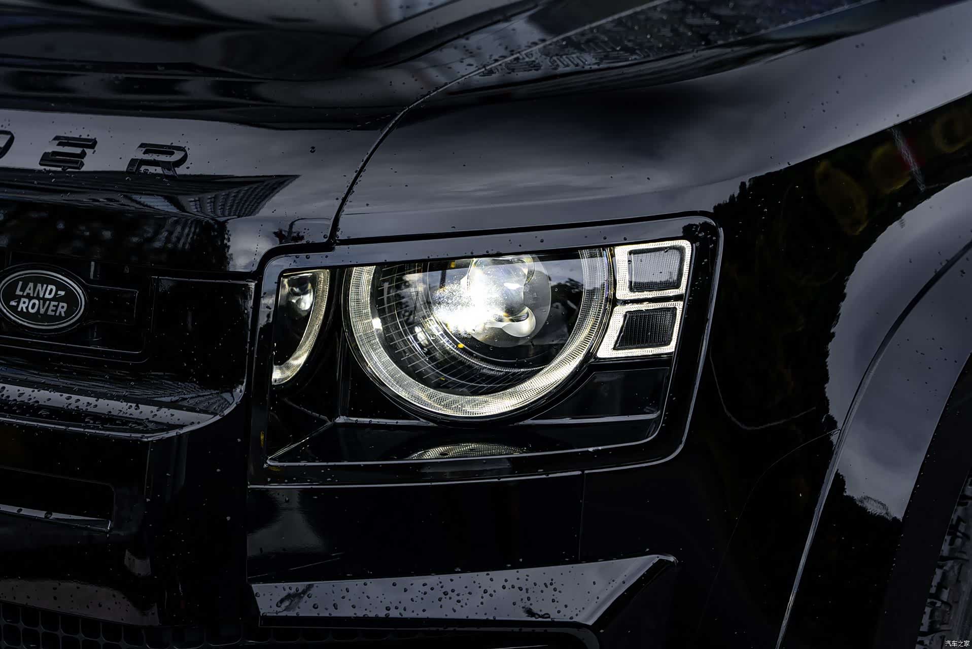 Land Rover Defender, 2023 15