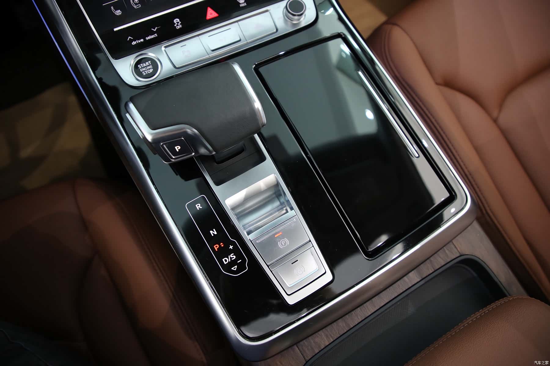 Audi Q7, 2022 все фото
