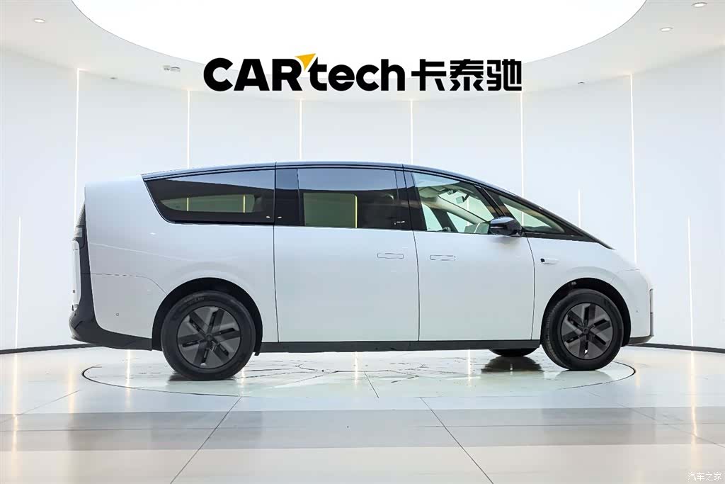 Li Auto MEGA, 2025 3