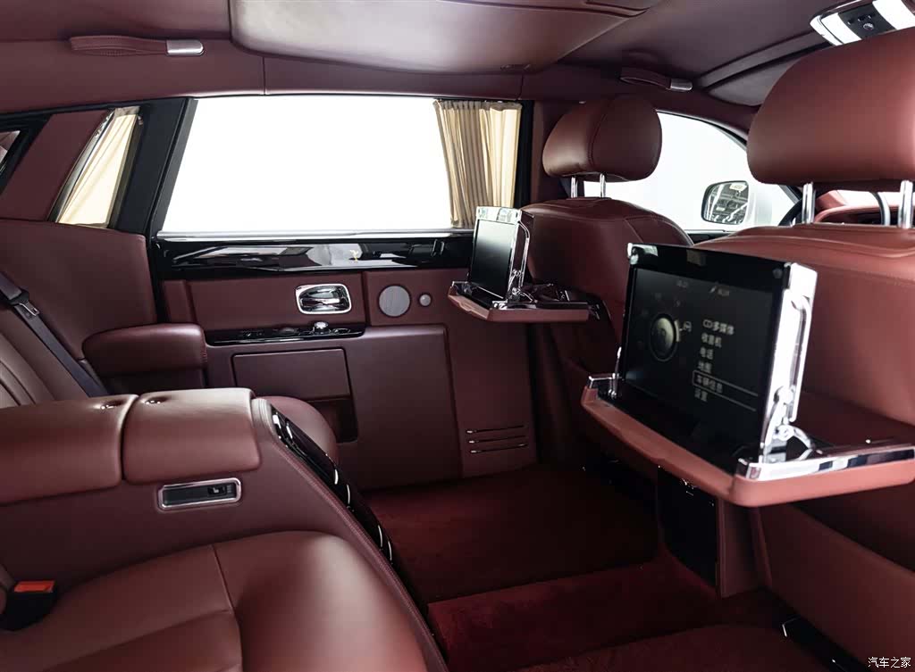 Rolls-Royce Phantom, 2016 16
