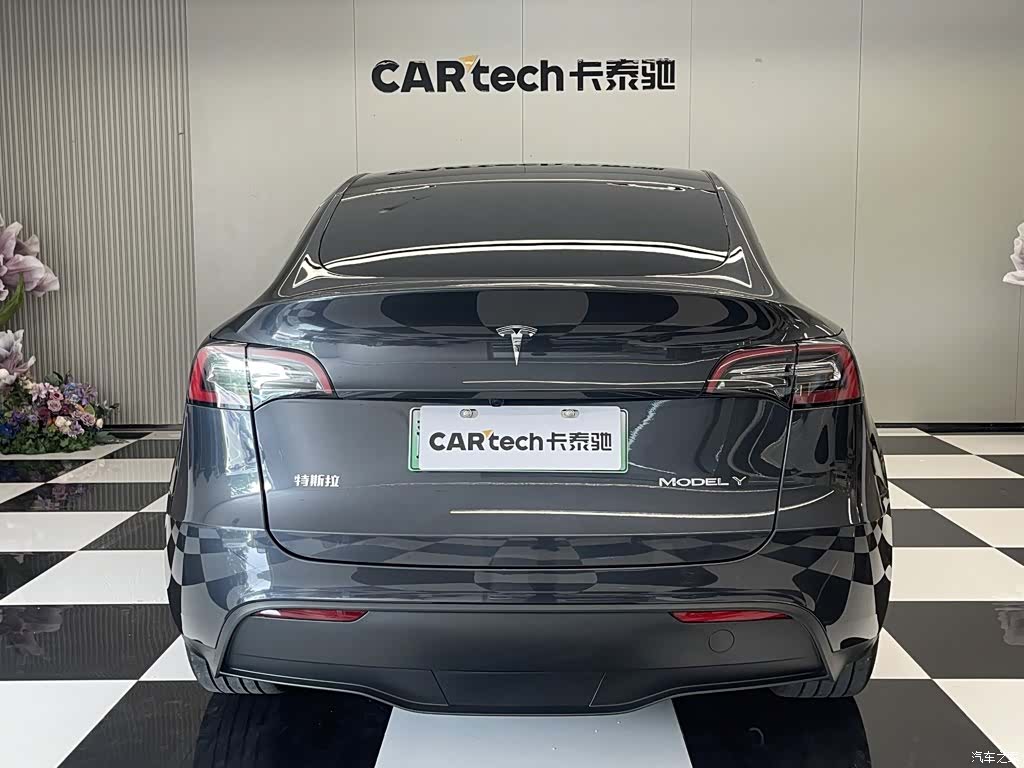 Tesla Model Y, 2025 все фото