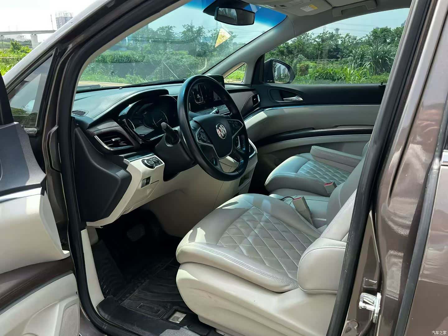 Buick GL8, 2023 все фото