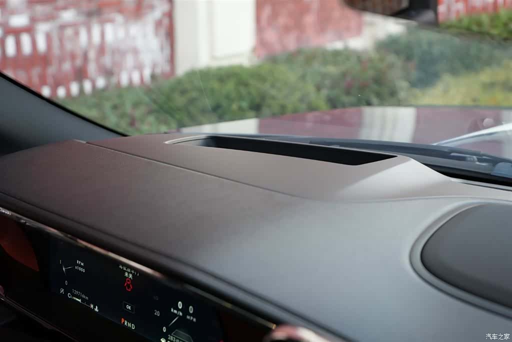 Lincoln Navigator, 2019 23