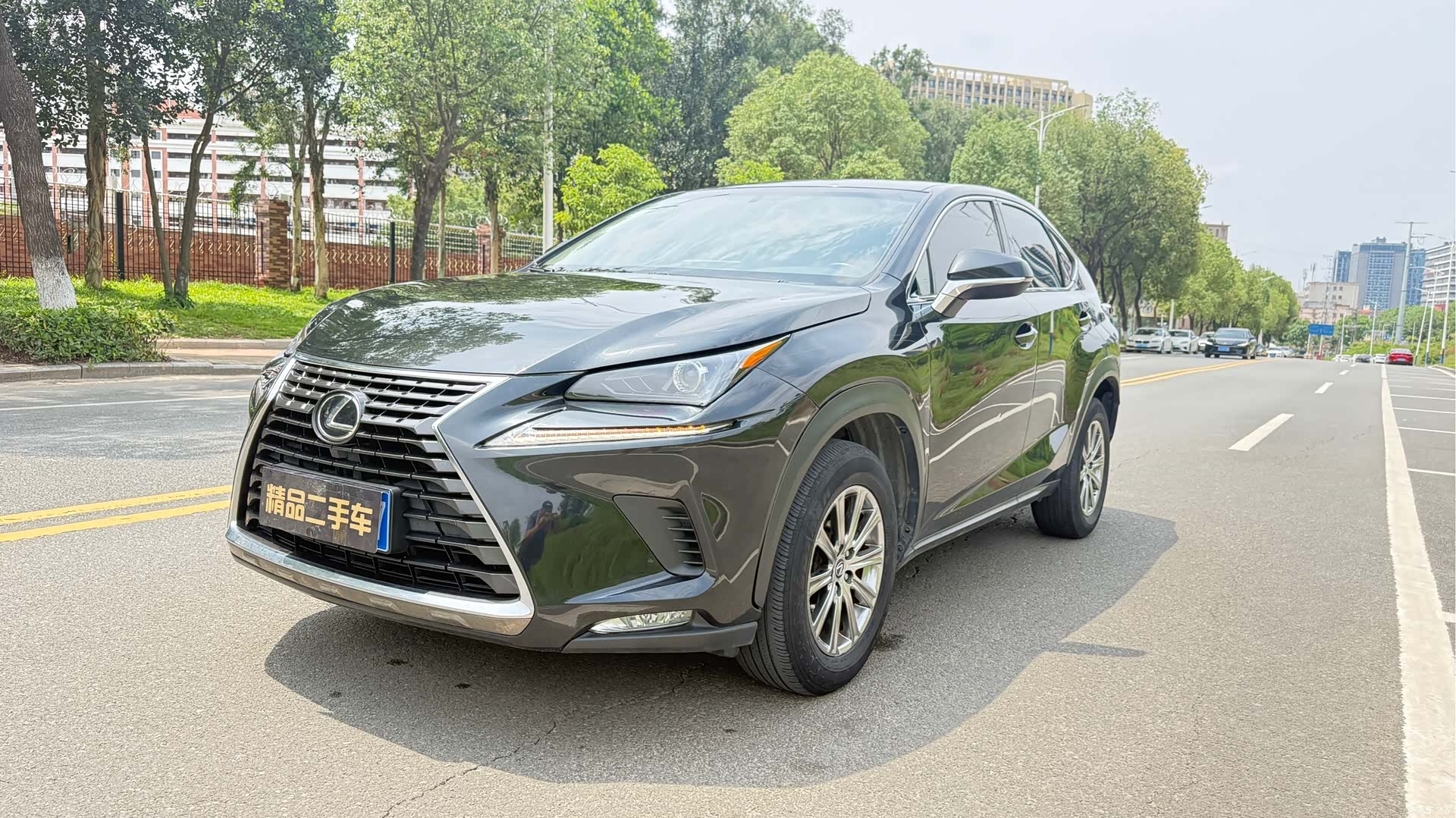 Lexus NX, 2021 1