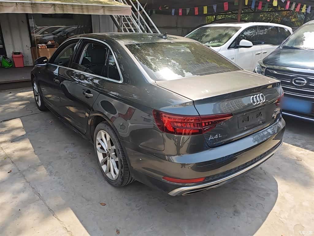 Audi A4L, 2020 все фото