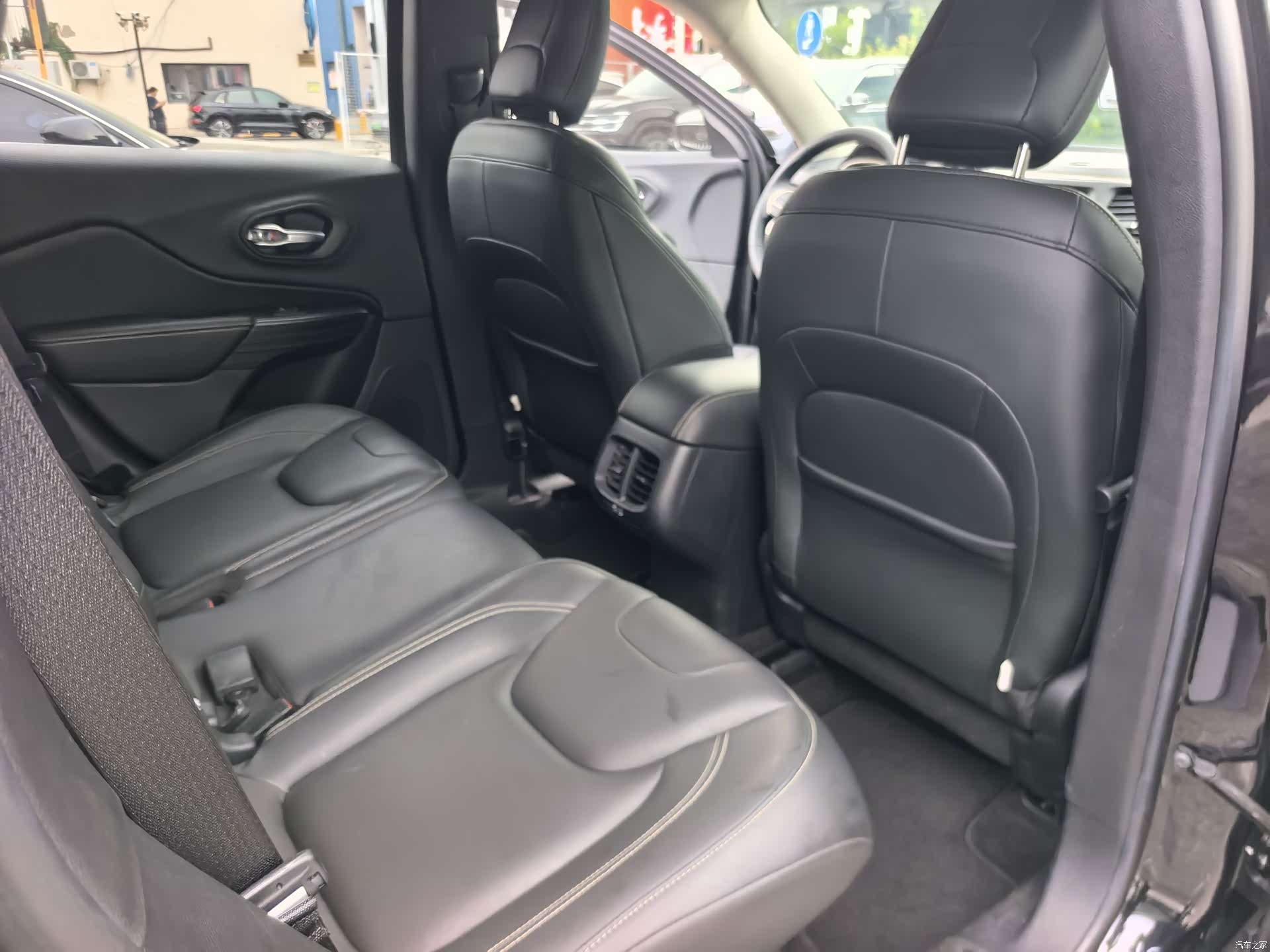 Jeep Cherokee, 2018 8
