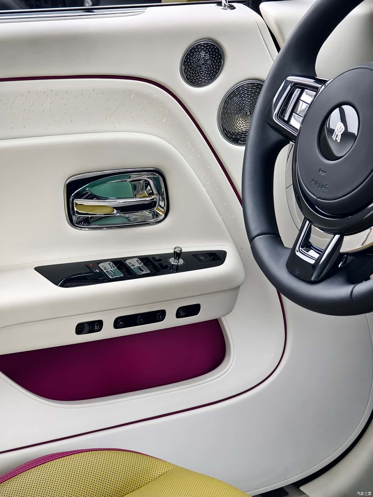 Rolls-Royce Spectre, 2024 10