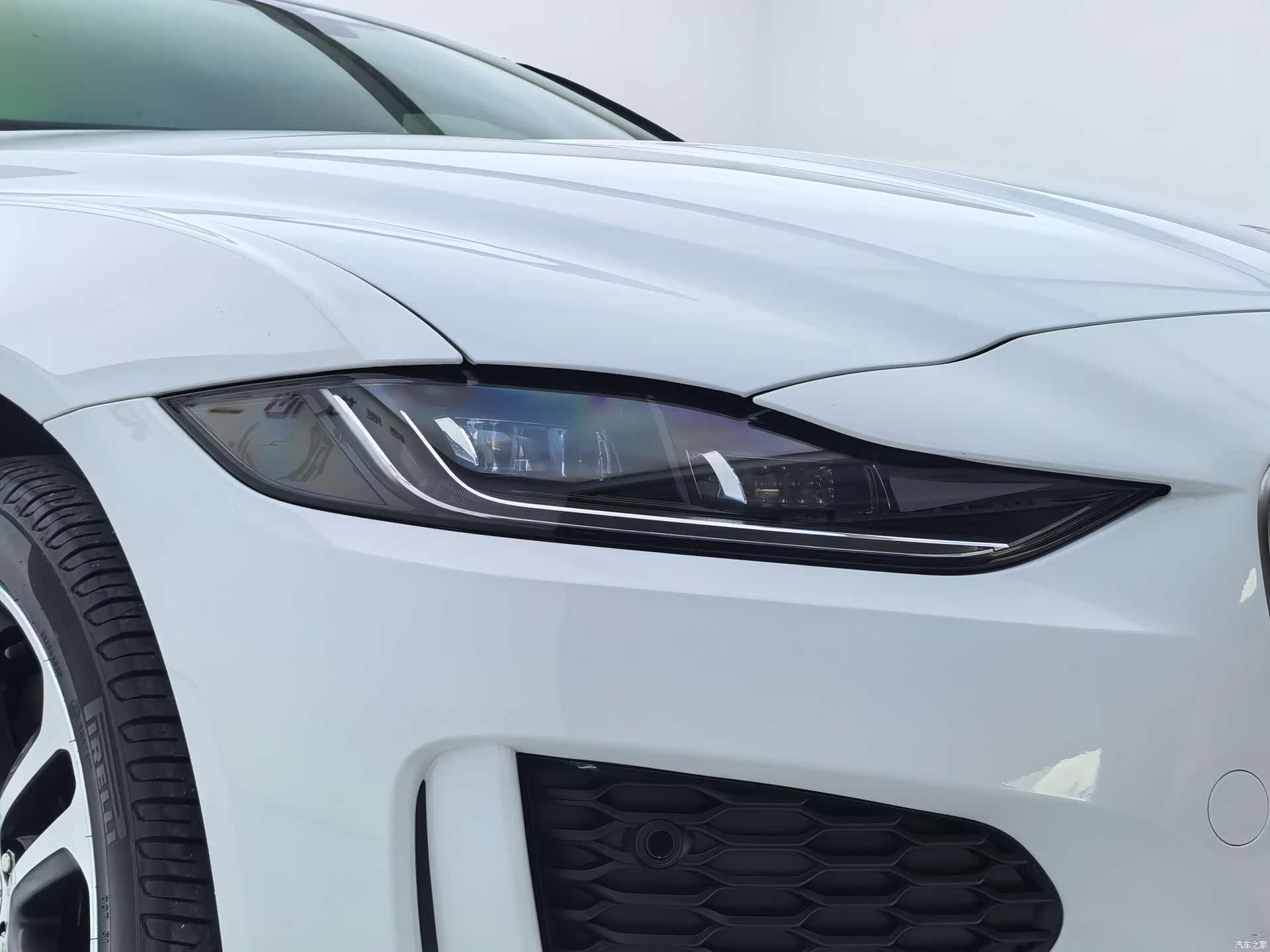 Land Rover XEL, 2022 4