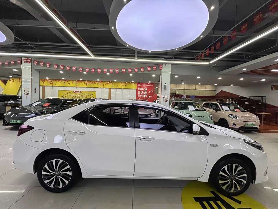 Toyota Corolla dual engine E+ Toyota Corolla dual engine E+
