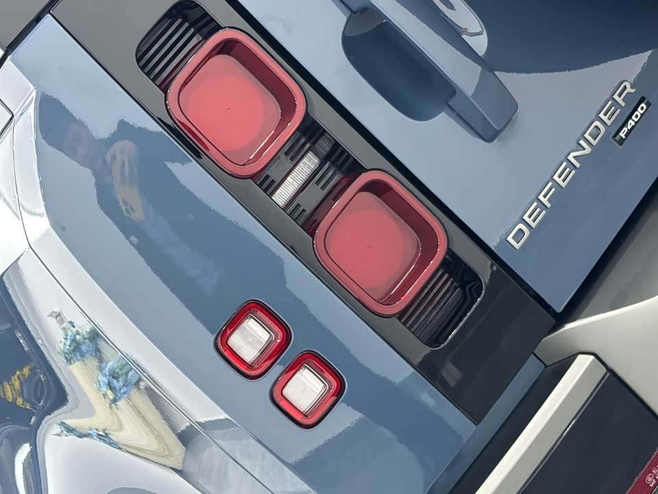 Land Rover guard