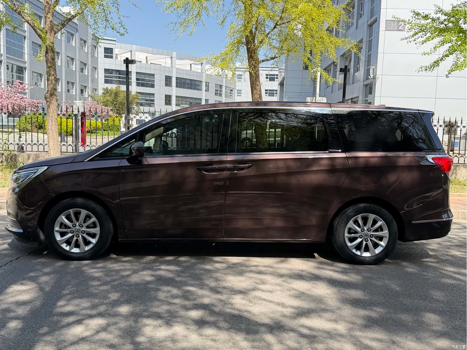 Buick GL8, 2017 4