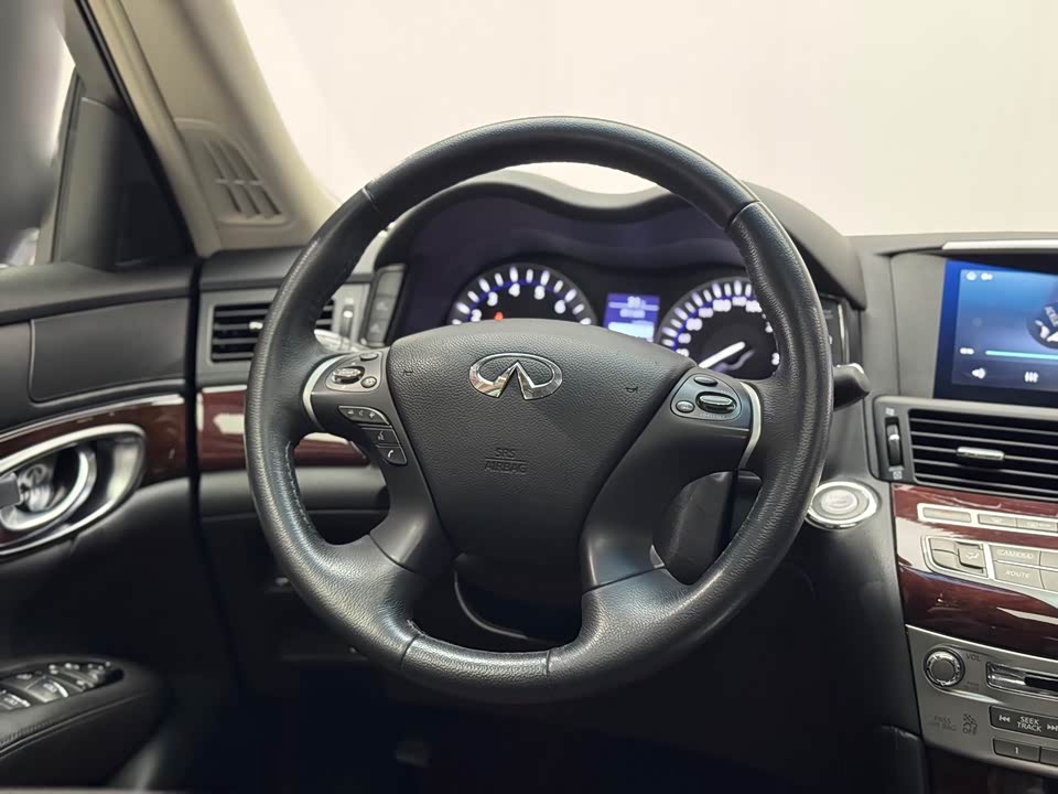 Infiniti Q70 Infiniti Q70