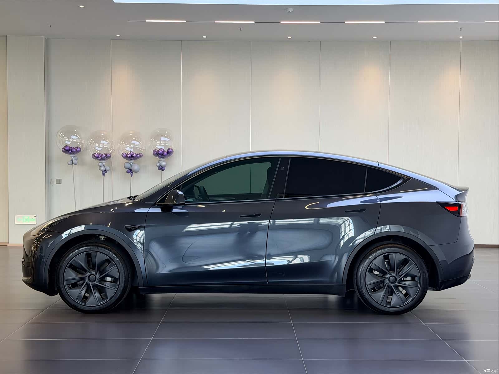 Tesla Model Y, 2024 4
