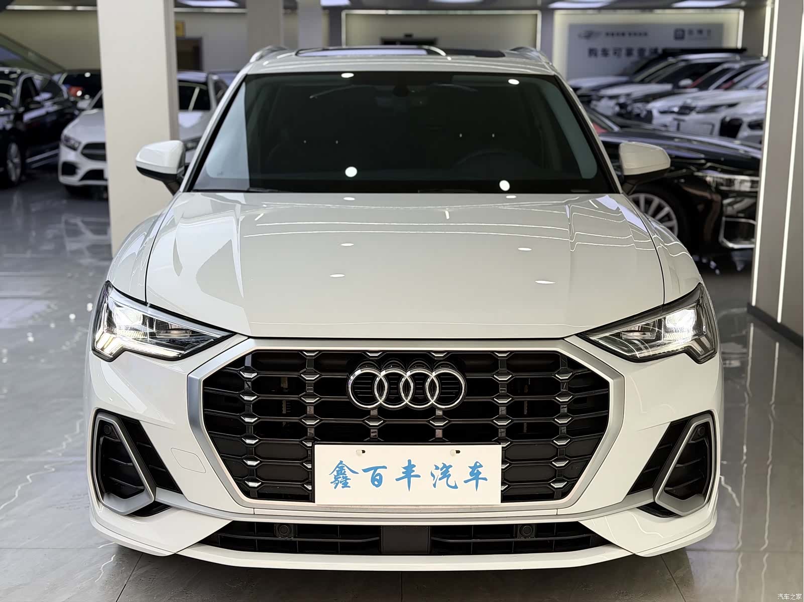 Audi Q3, 2023 2