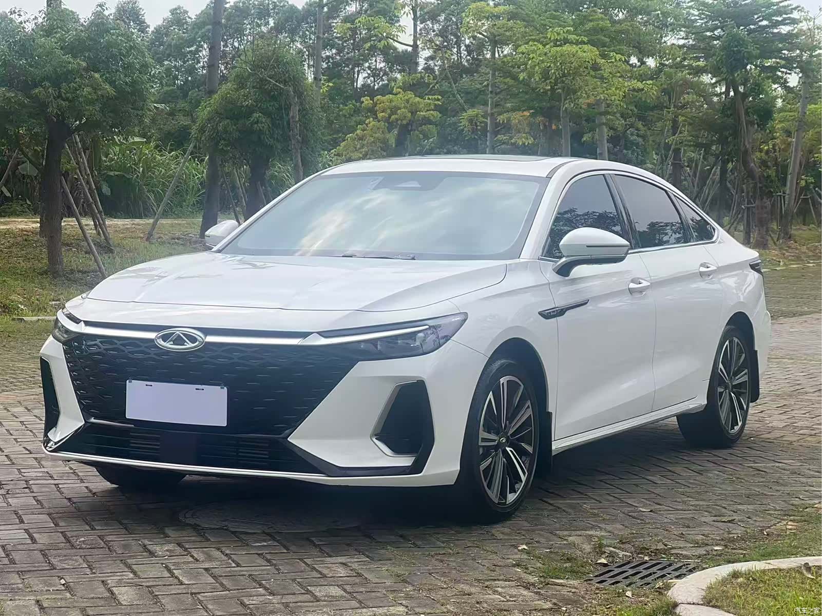 Chery Arrizo 8, 2025 1